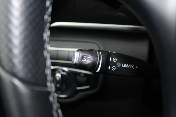 Mercedes-Benz V-Klasse 300d / Lang / DC / 2x Schuifdeur / Apple Carplay / Camera / Leer / NIEUWSTAAT