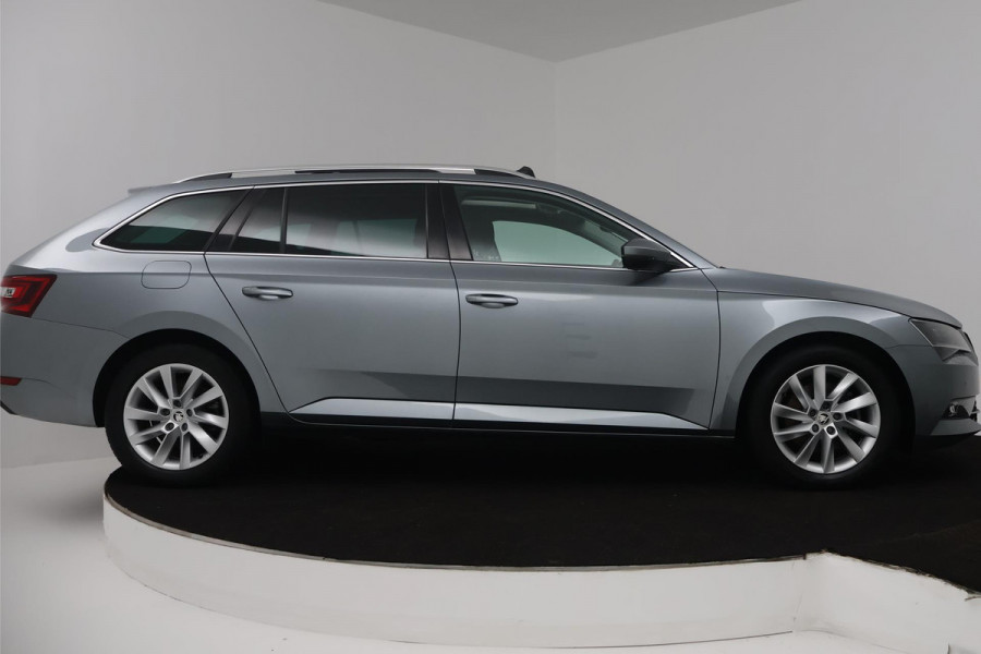 Škoda Superb Combi 1.4 TSI ACT Ambition Business (PANORAMADAK, STOELVERWARMING, ELEKTR STOELEN, NAVIGATIE CARPLAY, CRUISE CONTROL)