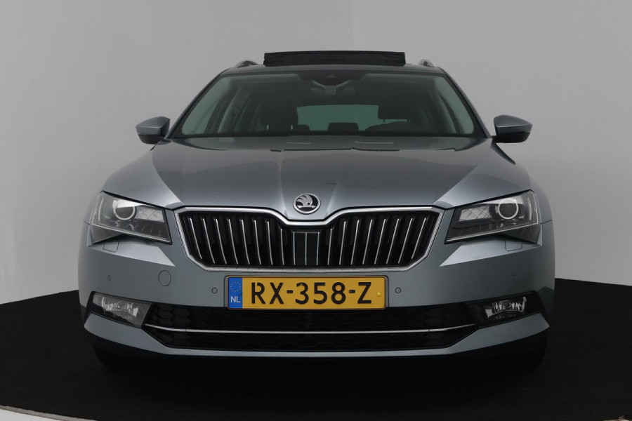 Škoda Superb Combi 1.4 TSI ACT Ambition Business (PANORAMADAK, STOELVERWARMING, ELEKTR STOELEN, NAVIGATIE CARPLAY, CRUISE CONTROL)