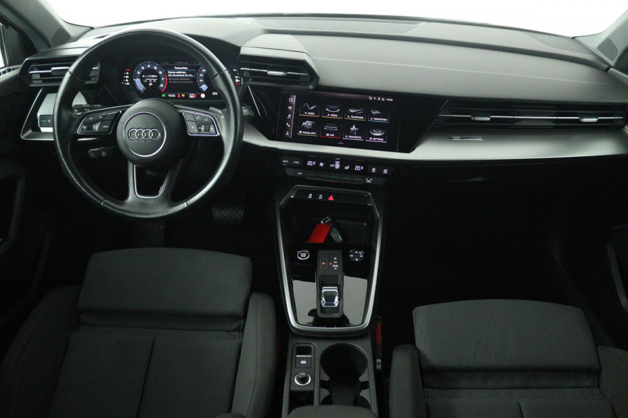 Audi A3 Sportback 30 TFSI Business edition (PARKEERSENSOREN, CRUISE CONTROL, NAVIGATIE, CARPLAY)