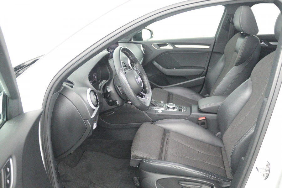 Audi A3 Limousine 40 TFSI Sport Lease Edition (PANORAMADAK, DIGITALE COCKPIT, STOELVERWARMING, AUTOMAAT, PARKEERSENSOREN)