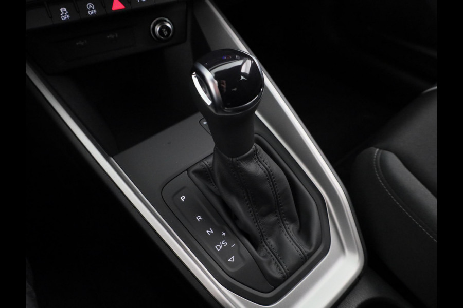 Audi A1 Sportback Advanced edition 25 TFSI 95 pk | Parkeerhulp plus | Automatische airco | Inklapbare buitenspiegels | Dak in contrast kleur |