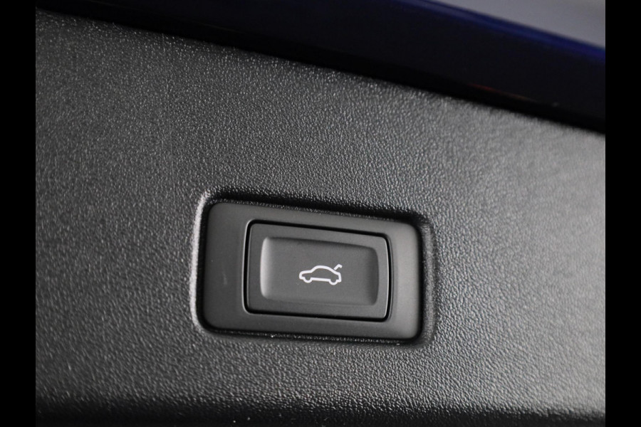 Audi Q4 e-tron 45 S edition Competition 82 kWh 286 pk | Assistentiepakket plus | Comfortpakket plus | Glazen panoramadak | Ambient lichtpakket |