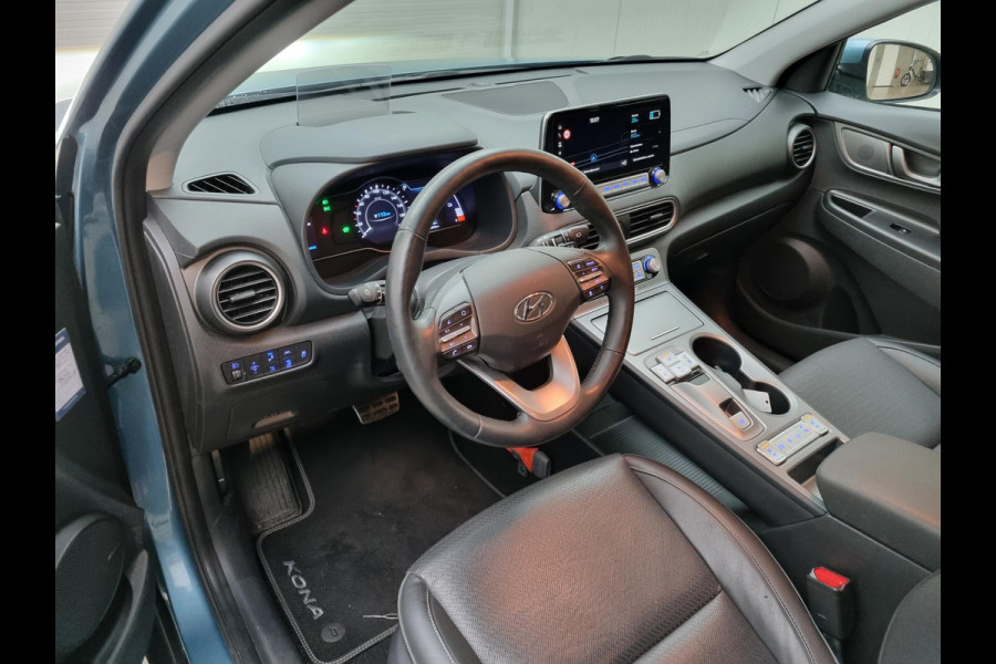Hyundai Kona EV Premium 64 kWh | Schuifdak | | Lederen bekleding | Head-Up Display | Stoelverwarming / koeling | Krell audio | Camera