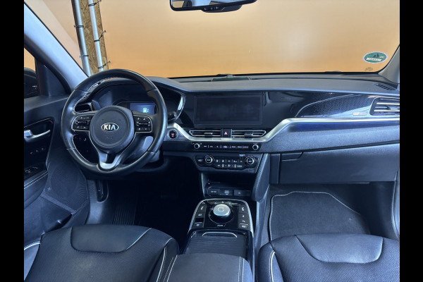 Kia e-Niro ExecutiveLine 64 kWh leer | navi | adaptive cruise | stuur- en stoelverw