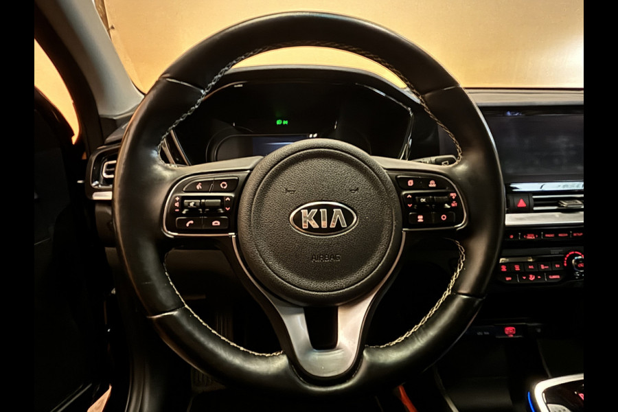 Kia e-Niro ExecutiveLine 64 kWh leer | navi | adaptive cruise | stuur- en stoelverw
