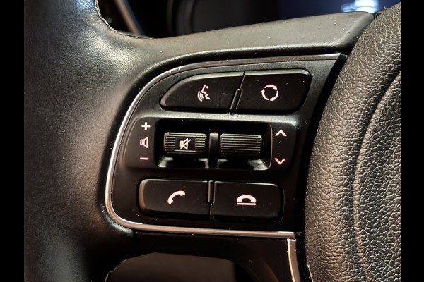 Kia e-Niro ExecutiveLine 64 kWh leer | navi | adaptive cruise | stuur- en stoelverw