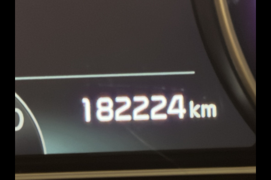 Kia e-Niro ExecutiveLine 64 kWh leer | navi | adaptive cruise | stuur- en stoelverw