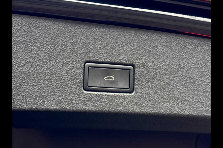 Volkswagen T-Roc 1.5 TSI 3x R-Line Pano/Keyless/Beats/IQ.Light/Camera