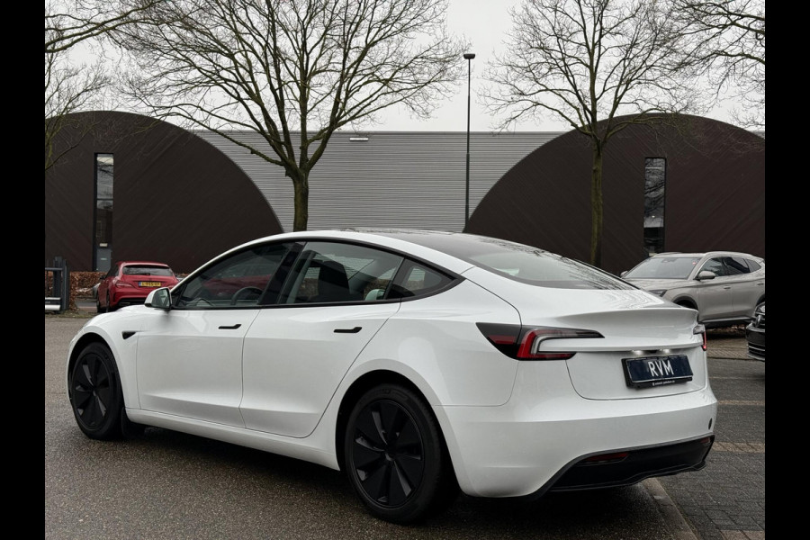Tesla Model 3 Premium Long Range AWD 78 kWh ORGINELE AFN. TREKHAAK TESLA| AUTOPILOT| STOELVENTILATIE + VERWARMING| VOLLEDIGE TESLA GARANTIE T/M 01/2028 OF 80.000KM| DE HOOGVOLTACCU EN AANDRIJFLIJN TOT 2032 of 192.000KM |