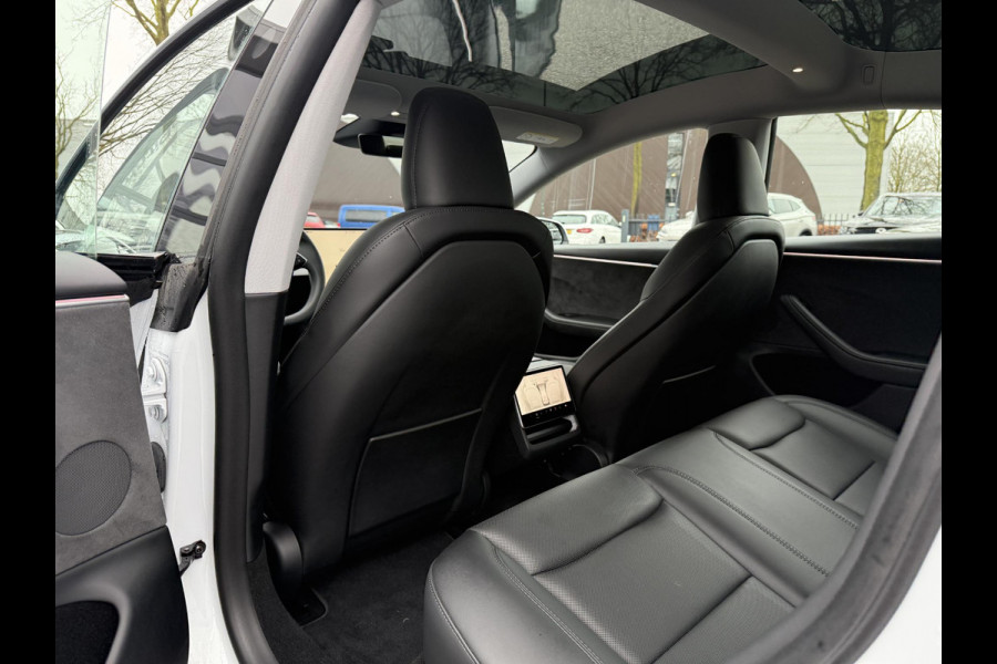 Tesla Model 3 Premium Long Range AWD 78 kWh ORGINELE AFN. TREKHAAK TESLA| AUTOPILOT| STOELVENTILATIE + VERWARMING| VOLLEDIGE TESLA GARANTIE T/M 01/2028 OF 80.000KM| DE HOOGVOLTACCU EN AANDRIJFLIJN TOT 2032 of 192.000KM |