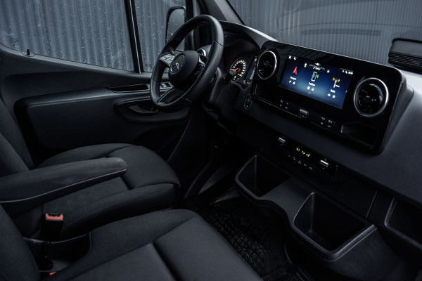 Mercedes-Benz Sprinter 317 CDI L2H2 | Mbux | Facelift | Navi | Camera | Adapt.Cruise | Automaat