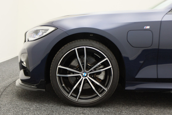 BMW 3-serie 320e Business Edition Plus M Sport Laser LED, Leer, Schuif-/kanteldak, Apple Carplay, Trekhaak elektr., 19"