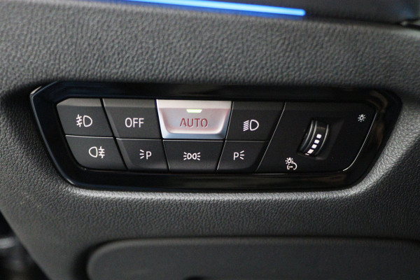 BMW 3-serie 320e Business Edition Plus M Sport Laser LED, Leer, Schuif-/kanteldak, Apple Carplay, Trekhaak elektr., 19"