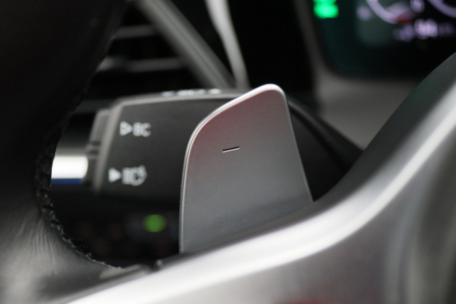 BMW 3-serie 320e Business Edition Plus M Sport Laser LED, Leer, Schuif-/kanteldak, Apple Carplay, Trekhaak elektr., 19"