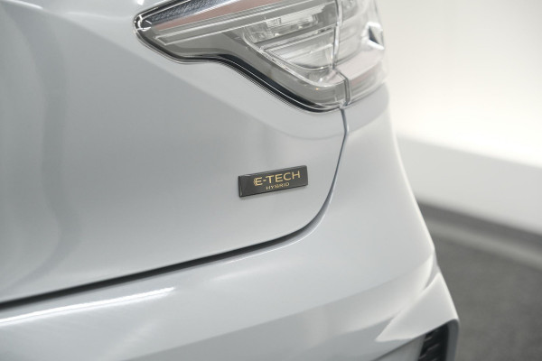 Renault Clio 1.6 E-Tech Full Hybrid 145 techno | 360 Camera | Adaptieve Cruise Control | Dodehoekdetectie | 9.3 Inch Groot Scherm