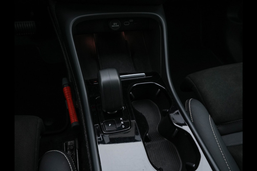 Volvo C40 Recharge Twin Intro Edition 78 kWh AWD [ 3-Fase ] {SOH-87%} (INCL-BTW) Aut. *HEATPUMP | PANO | LEATHER-ALCANTARA | DIGI-COCKPIT | FULL-LED | HARMAN/KARDON | TOPVIEW | NAVI-FULLMAP | ECC | PDC | KEYLESS | HEATED-SPORTSEATS | TOWBAR | PRIVACY-GLASS | 20