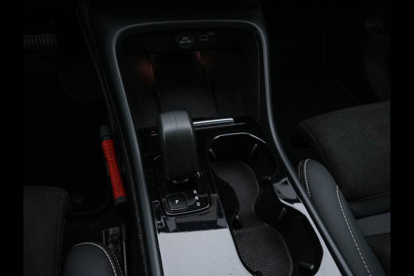 Volvo C40 Recharge Twin Intro Edition 78 kWh AWD [ 3-Fase ] {SOH-87%} (INCL-BTW) Aut. *HEATPUMP | PANO | LEATHER-ALCANTARA | DIGI-COCKPIT | FULL-LED | HARMAN/KARDON | TOPVIEW | NAVI-FULLMAP | ECC | PDC | KEYLESS | HEATED-SPORTSEATS | TOWBAR | PRIVACY-GLASS | 20