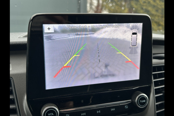 Ford Transit Custom 2.0 TDCI 130 PK / L2H1 / 2.800 KG AHG / 1e EIG. / 2x SCHUIFDEUR / TREKHAAK / CAMERA / AIRCO / CRUISE