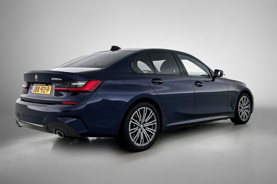 BMW 3-serie 330e High Executive M-Sportpakket (Dealer OnderH, Navi Pro, Camera, PDC V+A, Cruise Con, Etc)