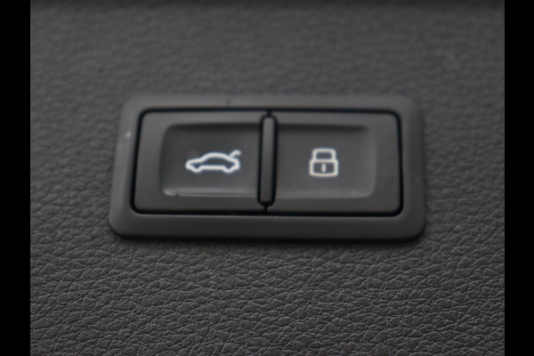 Audi Q5 55 TFSIe quattro S Line | Panoramadak | Adaptive cruise | 360 Camera | Virtual Cockpit | Half leder | Carplay | Full LED | Sportstoelen | Navigatie | PHEV | Plug In