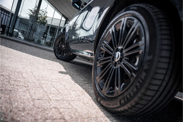 Land Rover Range Rover Evoque P300e PHEV AWD Dynamic SE ** Panodak ** Black Design ** Facelift model!