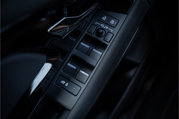 Land Rover Range Rover Evoque P300e PHEV AWD Dynamic SE ** Panodak ** Black Design ** Facelift model!