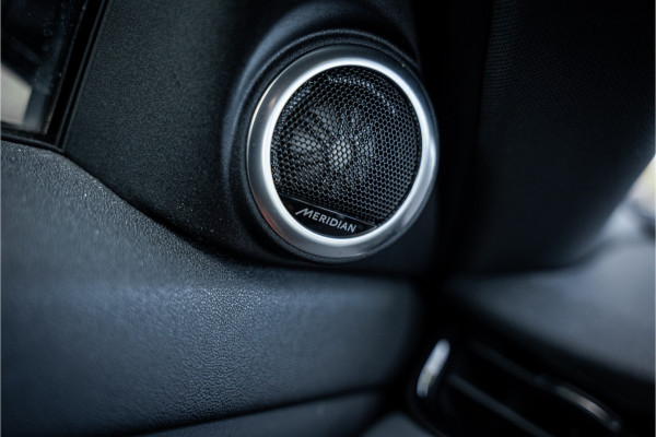 Land Rover Range Rover Evoque P300e PHEV AWD Dynamic SE ** Panodak ** Black Design ** Facelift model!