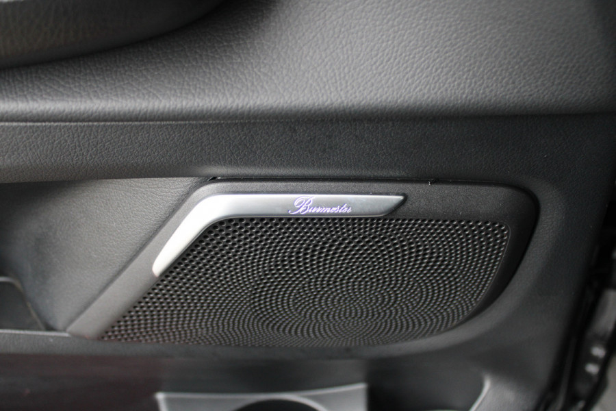 Mercedes-Benz V-Klasse 300d / DC / AMG / Elec Stoelen / 360 Cam / 2x Elec Schuifdeur / Burmester / Vol Opties / NIEUWSTAAT