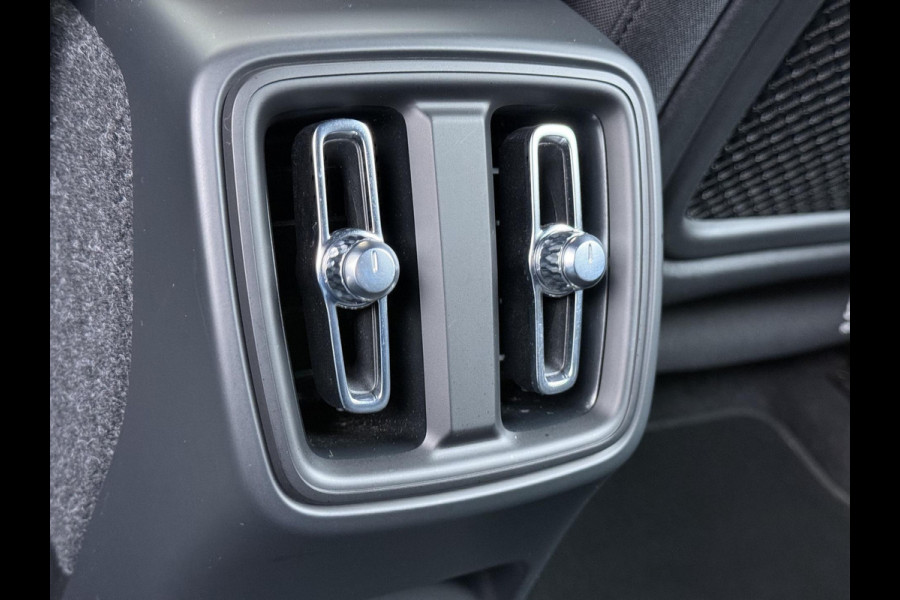 Volvo XC40 Recharge Core 70 kWh | ACHTERUITRIJCAMERA | APPLE CARPLAY | CRUISE CONTROL | DRAADLOZE TELEFOON LADER | RIJKLAARPRIJS INCL. 12 MND BOVAG GARANTIE