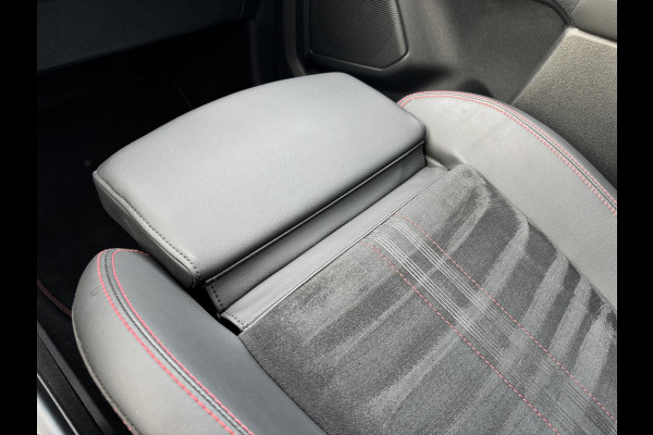 Ford Kuga 2.5 PHEV ST-Line X 243pk | Driver Assistance pack | Panoramadak | 18 inch Licht metaal | Winterpack | Technology Pack | 2.100kg Trekgewicht | Verlengde Fabrieksgarantie tot 09-2028