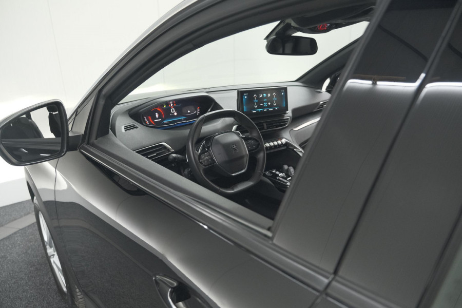 Peugeot 5008 PureTech 130 EAT8 Active Pack Business | 7 Zitplaatsen | Camera | Navigatie | Apple Carplay | Parkeersensoren