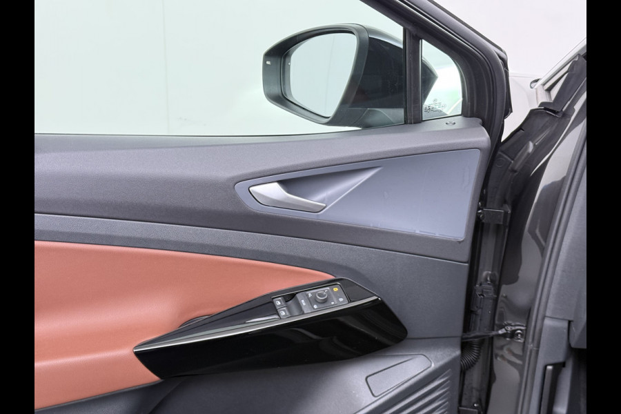 Volkswagen ID.4 204PK First 77kWh SOH 90% Leer/Alcantara Adap.Cruise Camera Apple Carplay Android Navi Ecc Pdc-a+v Lmv 20" Stoel+Stuurverwarming Led Bordherkenning Voor-Klimatisering Semi-Autopilot App-Connect E-sound Front-Assist Origineel Nederlandse Auto