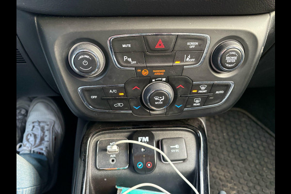 Jeep Compass 1.4 MultiAir Opening Edition Plus | Leder | Beats Audio | Stoel- & Stuurverwarming | Navigatie | Elek. Verstelbare Stoelen | Xenon |