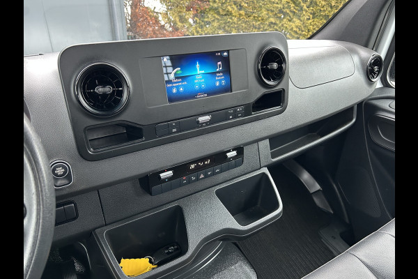 Mercedes-Benz Sprinter 3.5T 311 CDI AUTOMAAT / 22.128 KM !! / HIAB KRAAN T-CLX 013 / 1e EIG. / TREKHAAK / AIRCO / CRUISE / APPLE CARPLAY