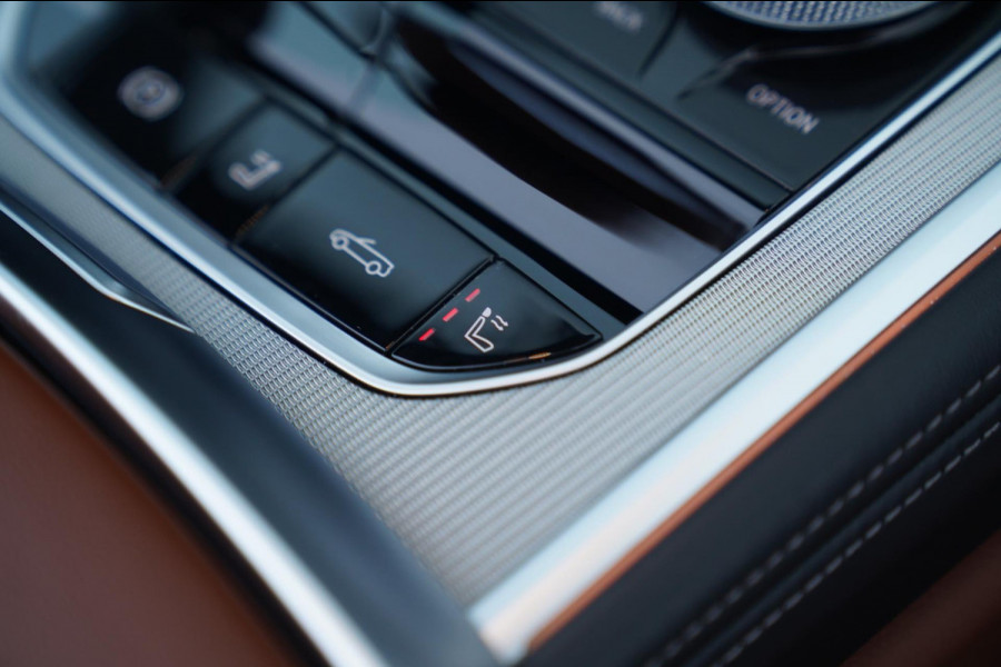 BMW 8 Serie M850i xDrive High Executive | Harman Kardon | Barcelona Blau | Adaptieve cruise | Laser LED | HuD | Stoelventilatie |