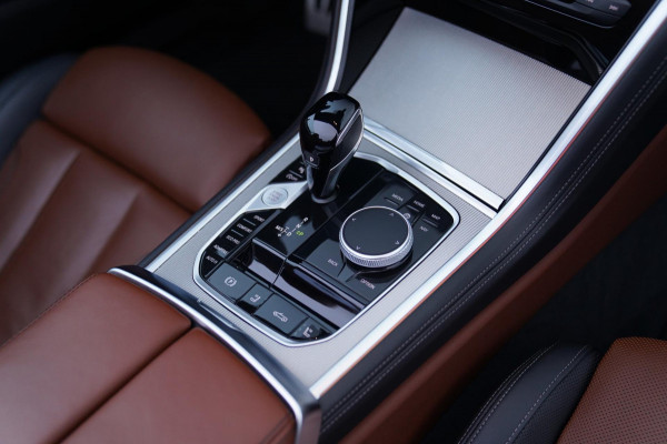 BMW 8 Serie M850i xDrive High Executive | Harman Kardon | Barcelona Blau | Adaptieve cruise | Laser LED | HuD | Stoelventilatie |