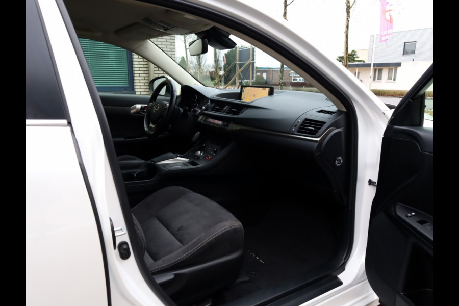 Lexus CT 200h Business Launch Edition | Premium Navi | Adaptive Cruise