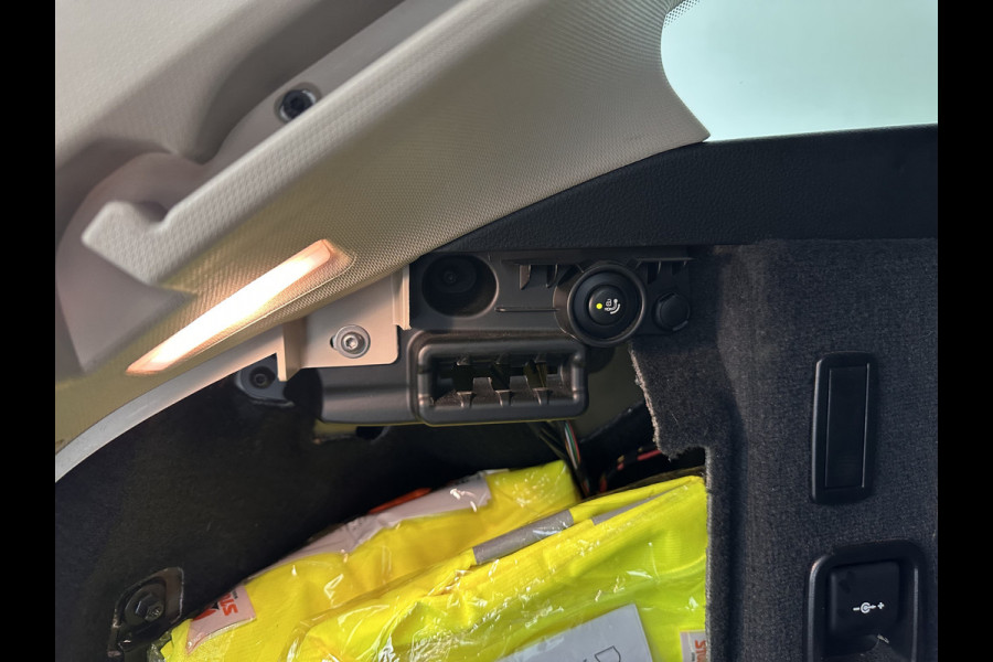 BMW 3 Serie Touring 320d EDE Executive Aut. *PANO | LEATHER | FULL-LED | DIGI-COCKPIT | HEATED-SPORTSEATS | NAVI-FULLMAP | PRIVACY-GLASS | ECC | KEYLESS | LANE-ASSIST | PDC | CRUISE | TOWBAR | 18''ALU*