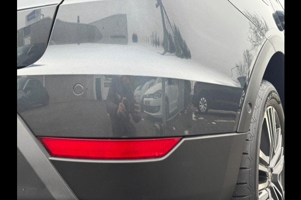 Seat Arona 1.0 TSI Xcellence Business Intense TREKHAAK / VIRT. COCKP / CAMERA / CARPLAY / ECC / STOELV / KEYLESS / LED / WARN SPOT