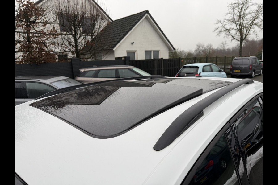 Volkswagen Tiguan 1.5 TSI R-Line | Panoramadak | Adaptive Cruise Control | Camera | Digitale Dashboard | Elektrische Trekhaak |