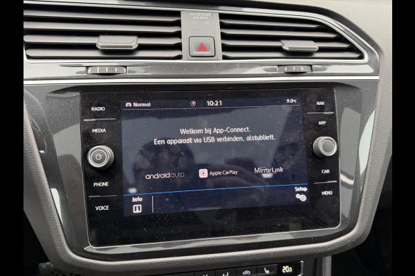 Volkswagen Tiguan 1.5 TSI R-Line | Panoramadak | Adaptive Cruise Control | Camera | Digitale Dashboard | Elektrische Trekhaak |