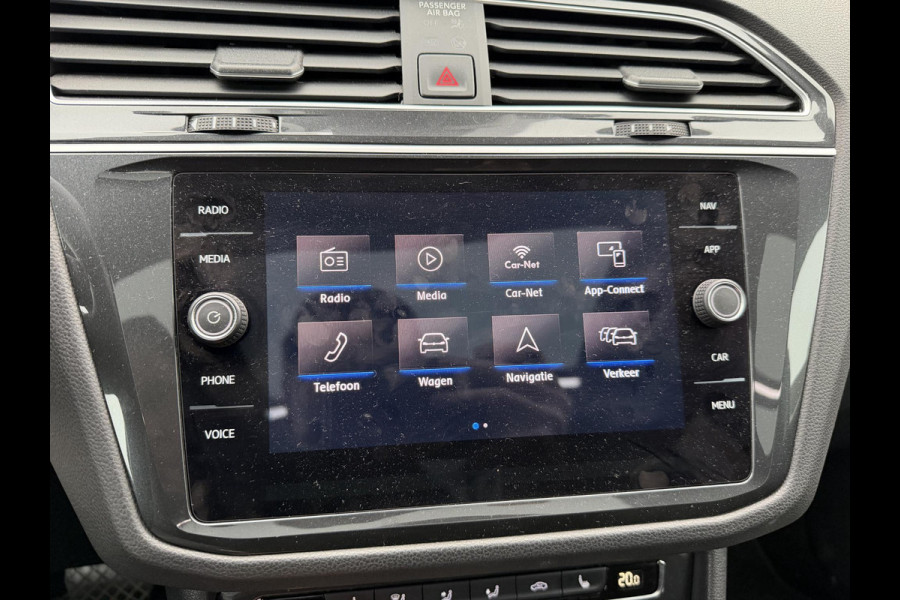 Volkswagen Tiguan 1.5 TSI R-Line | Panoramadak | Adaptive Cruise Control | Camera | Digitale Dashboard | Elektrische Trekhaak |