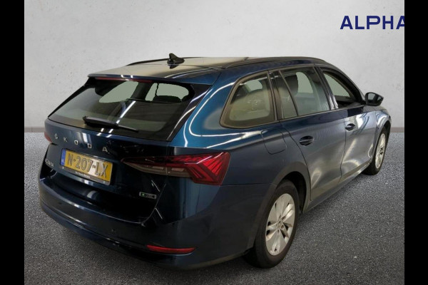 Škoda Octavia Combi 1.0 e-TSI Business Edition Navigatie Apple Carplay/Android Auto Parkeersensoren Adaptive Cruise Control Virtual Cockpit Full Led Climate Control Lichtmetalen velgen