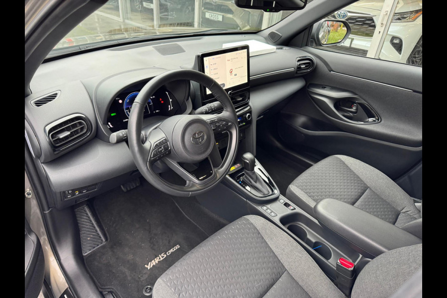 Toyota Yaris Cross 1.5 Hybrid 130PK First Edition | Stoel + Stuurverwarming, Keyless, 17inch, CarPlay, Groot scherm, Oxyde Bronze