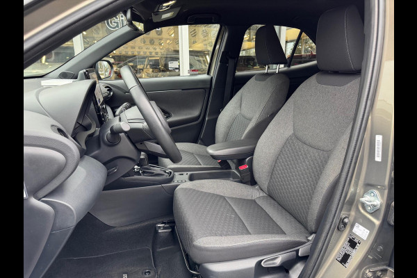 Toyota Yaris Cross 1.5 Hybrid 130PK First Edition | Stoel + Stuurverwarming, Keyless, 17inch, CarPlay, Groot scherm, Oxyde Bronze