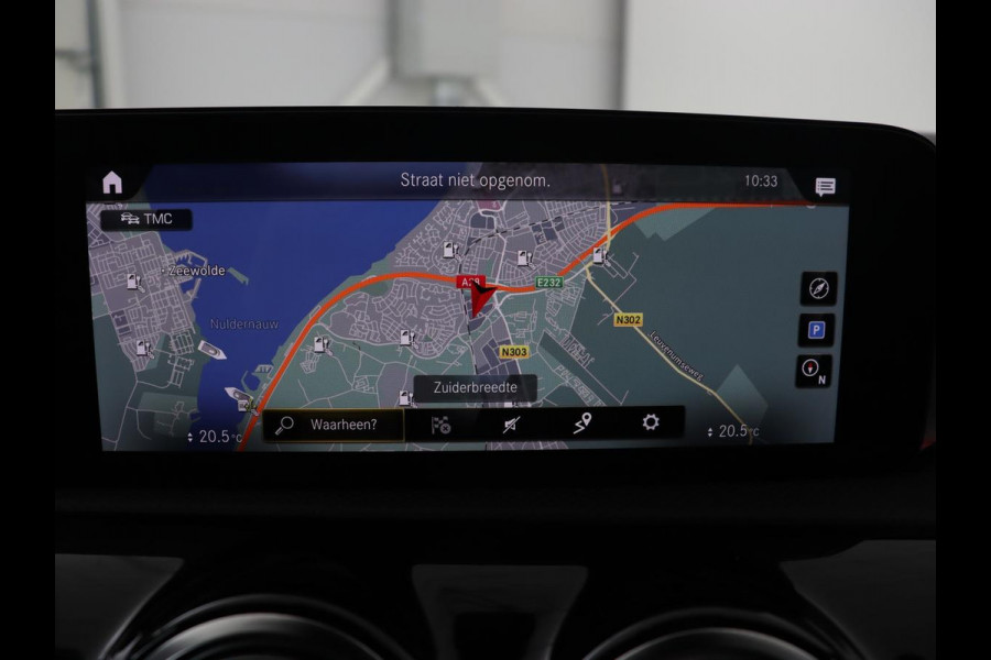 Mercedes-Benz A-Klasse 250e AMG Limited | Carplay | Stoelverwarming | Leder/Alcantara | Widescreen | Sfeerverlichting | Navigatie | Camera | Full LED | Park Assist | PHEV | Plug In