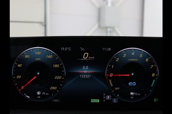 Mercedes-Benz A-Klasse 250e AMG Limited | Carplay | Stoelverwarming | Leder/Alcantara | Widescreen | Sfeerverlichting | Navigatie | Camera | Full LED | Park Assist | PHEV | Plug In