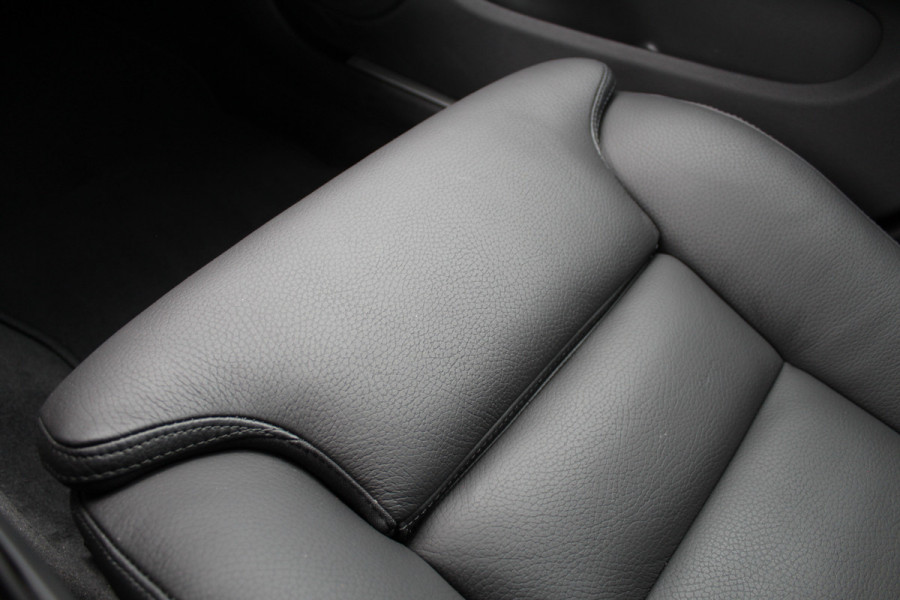 Volvo V60 2.0 T6 Plug-in hybrid AWD Plus Dark | Pilot Assist | Leder | Trekhaak | 360 Camera | H&K