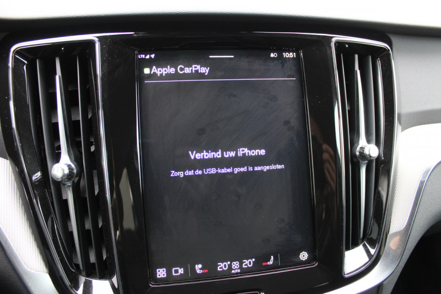 Volvo V60 2.0 T6 Plug-in hybrid AWD Plus Dark | Pilot Assist | Leder | Trekhaak | 360 Camera | H&K